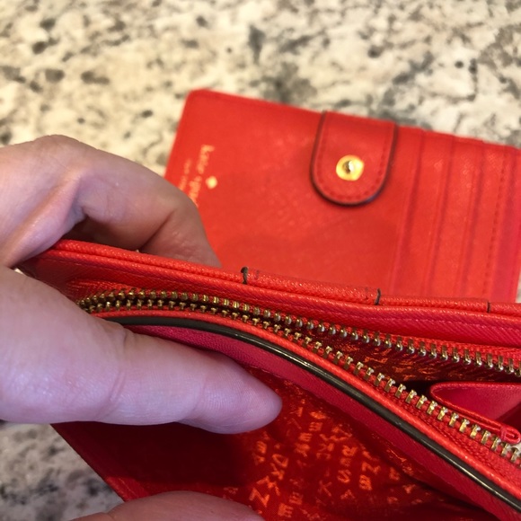 Kate Spade bifold wallet - Picture 6 of 11